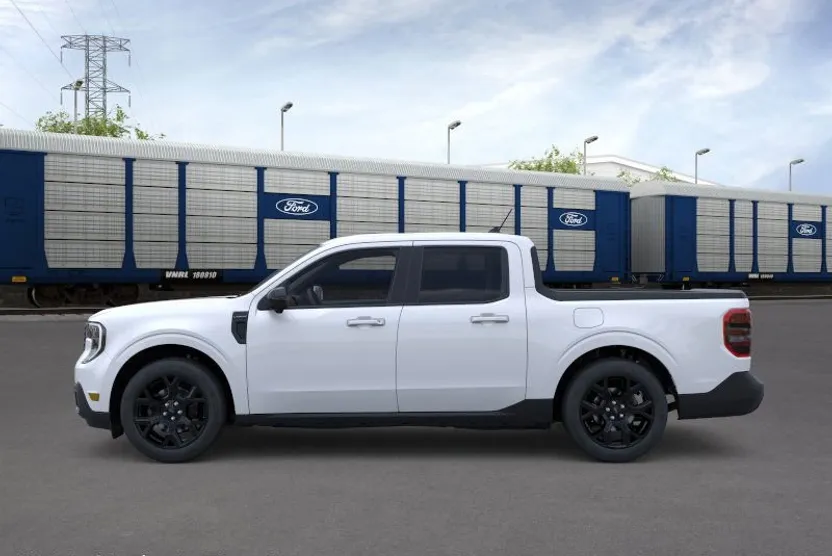 2025 Ford Maverick Lariat photo 1
