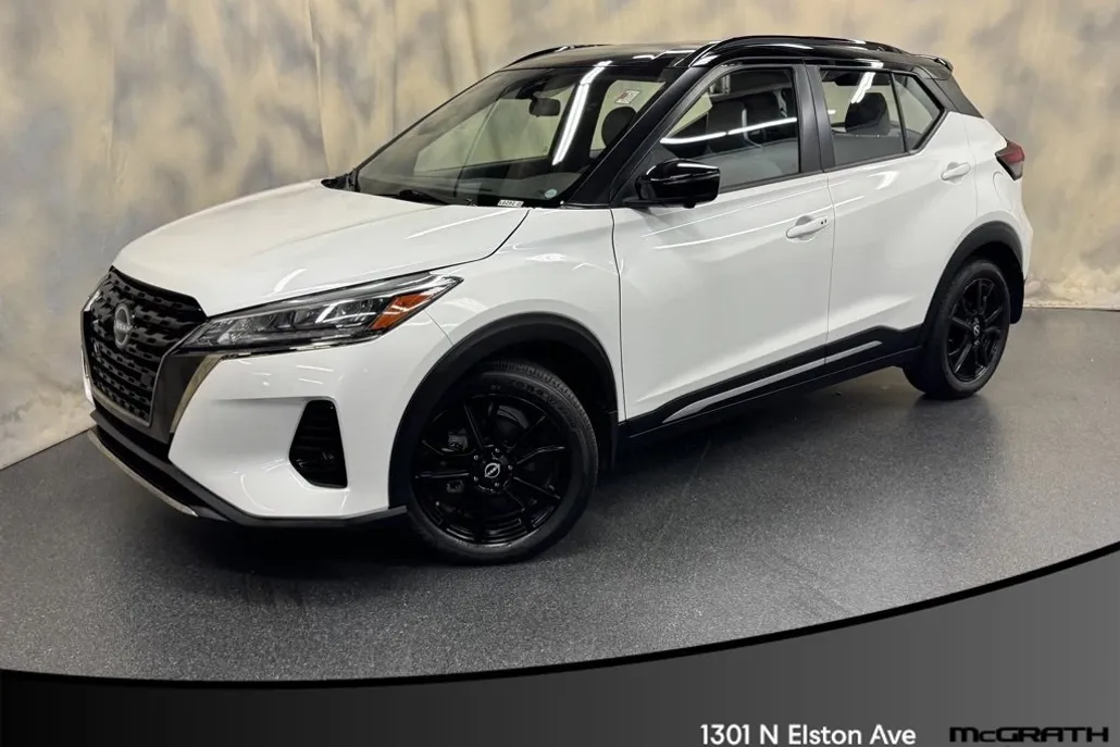 2024 Nissan Kicks SR photo 1