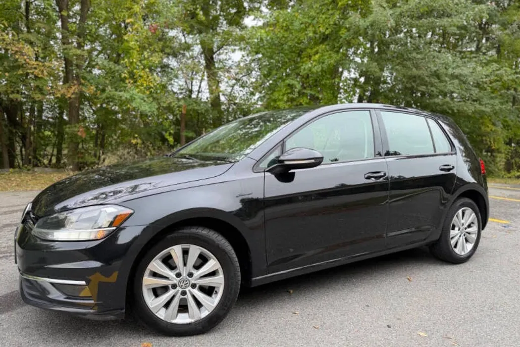 2018 Volkswagen Golf TSI SE photo 1