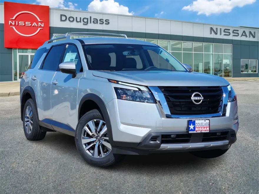 2025 Nissan Pathfinder SL photo 1