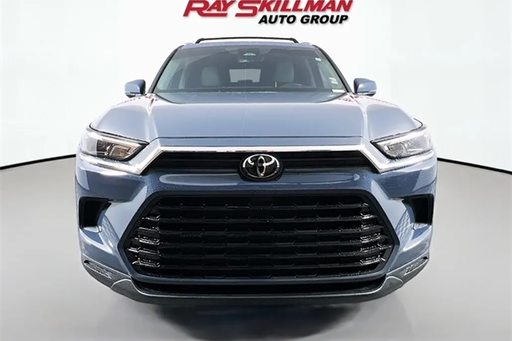 2024 Toyota Grand Highlander XLE photo 1
