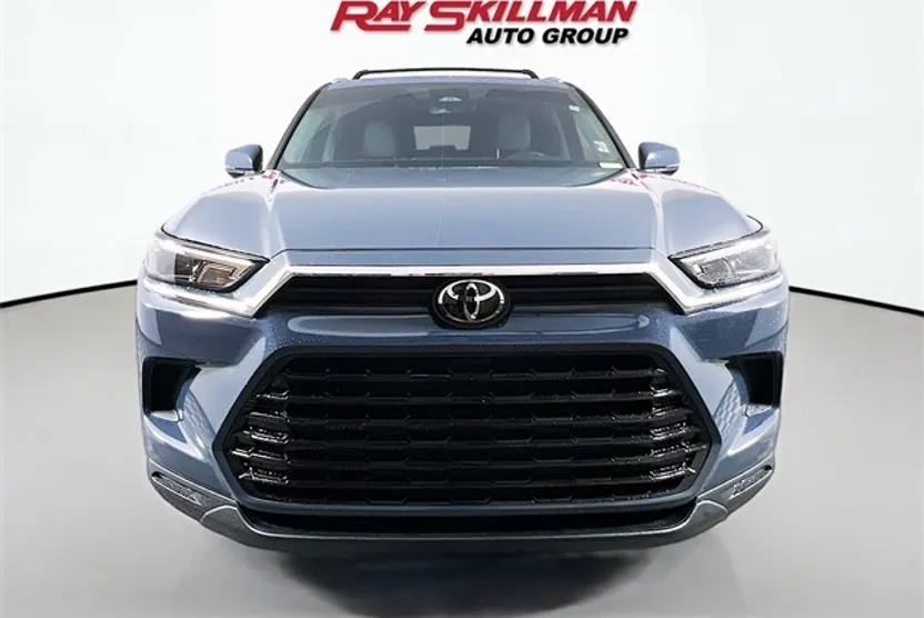 2024 Toyota Grand Highlander XLE photo 1