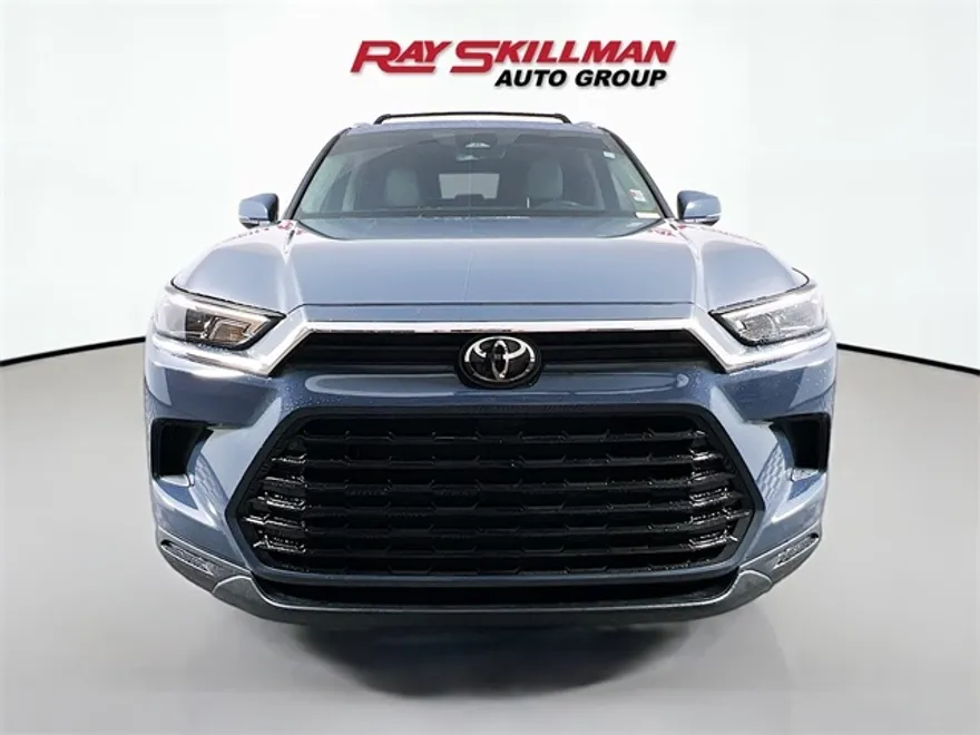 2024 Toyota Grand Highlander XLE photo 1