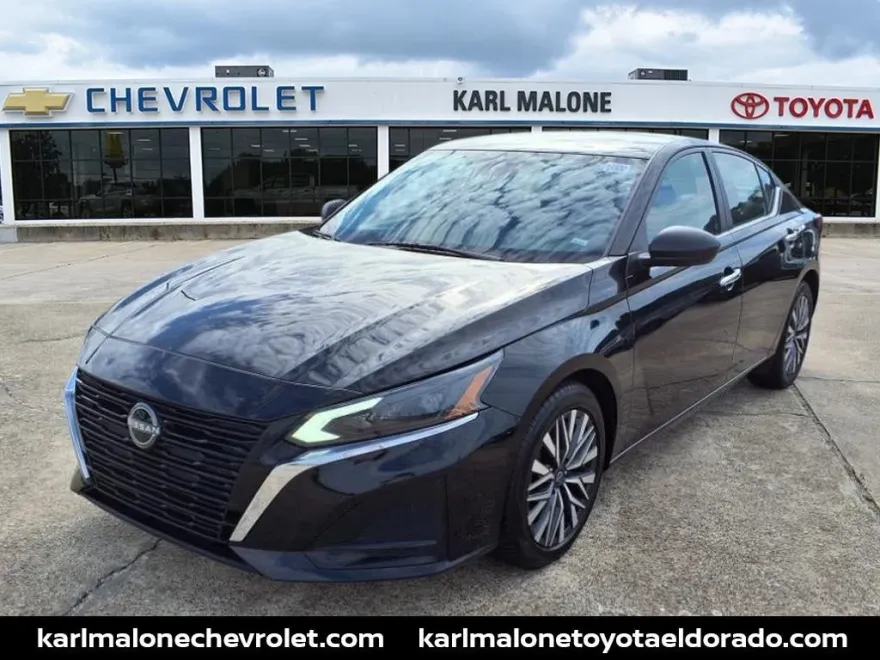 2024 Nissan Altima 2.5 SV photo 1