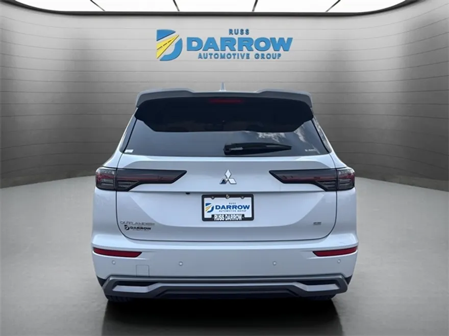 2025 Mitsubishi Outlander SE photo 1