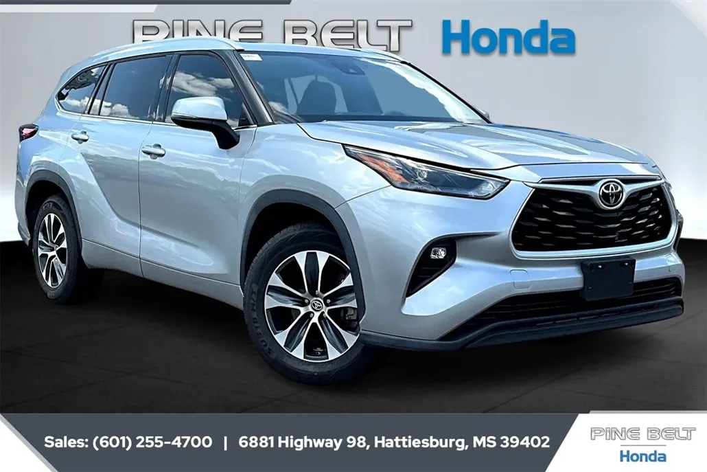 2022 Toyota Highlander XLE photo 1