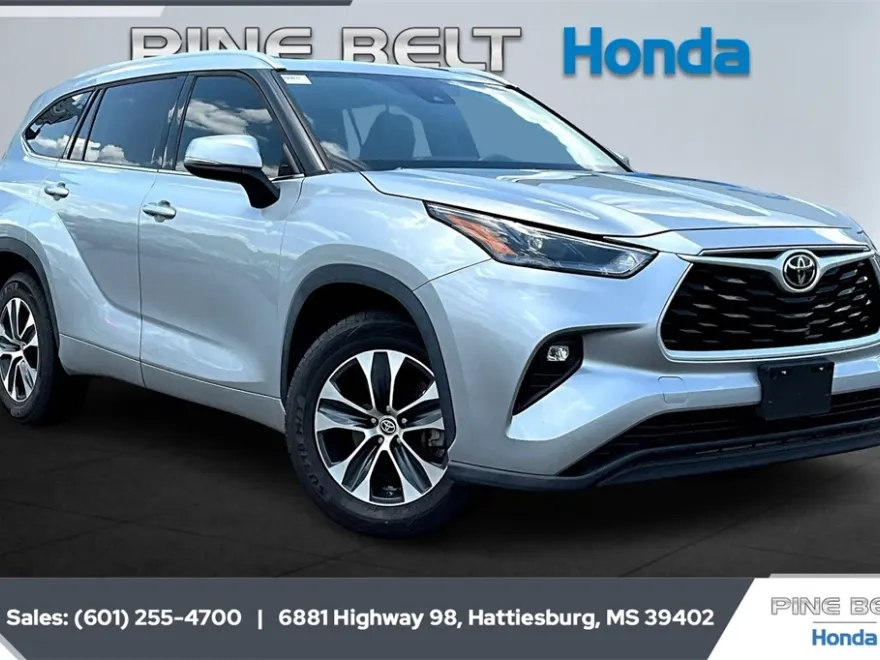 2022 Toyota Highlander XLE photo 1