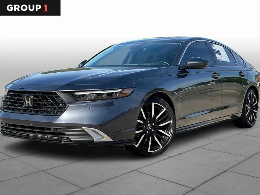 2023 Honda Accord Hybrid Touring photo 1