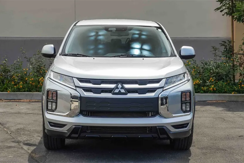 2024 Mitsubishi Outlander Sport ES photo 1