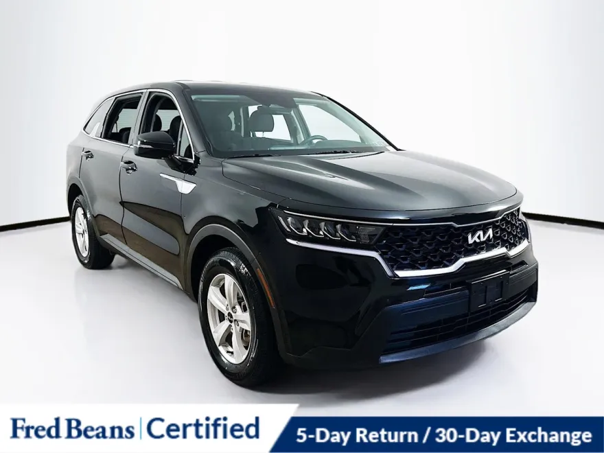 2022 Kia Sorento LX photo 1
