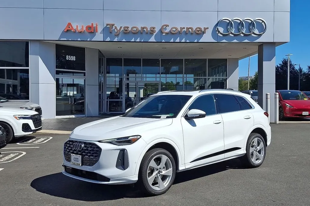 2025 Audi Q5 2.0T Premium Plus photo 1