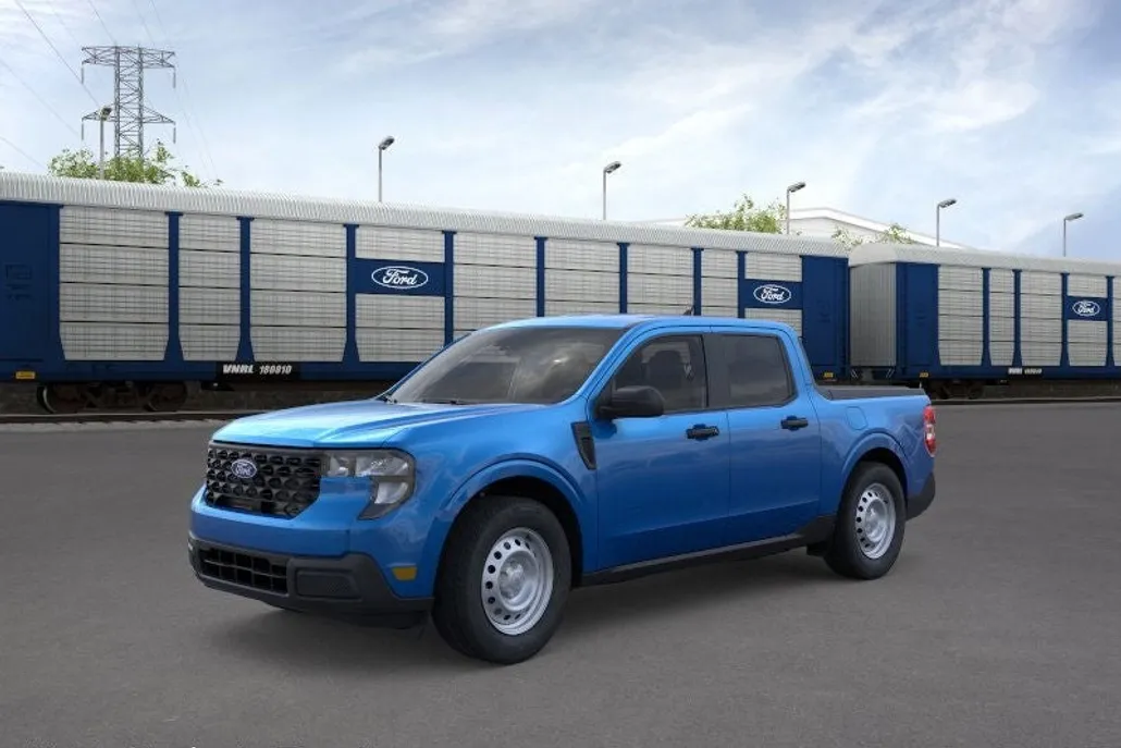 2025 Ford Maverick XL photo 1