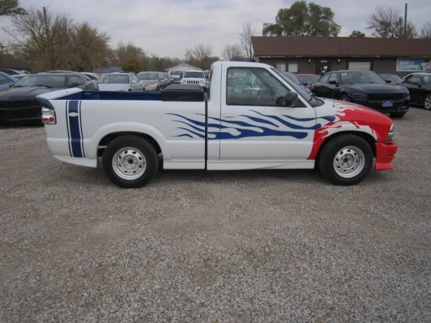 2000 Chevrolet S-10 Pickup photo 1