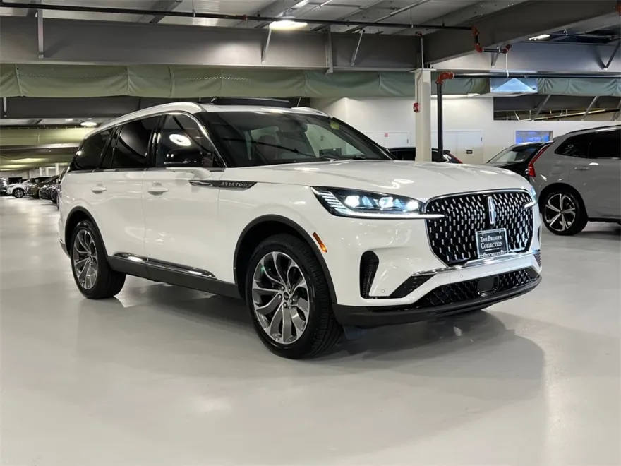 2025 Lincoln Aviator Reserve photo 1