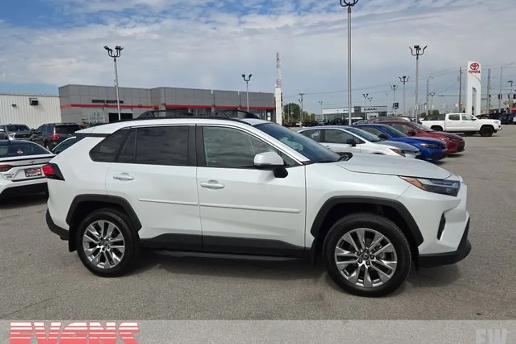 2025 Toyota RAV4 XLE Premium photo 1