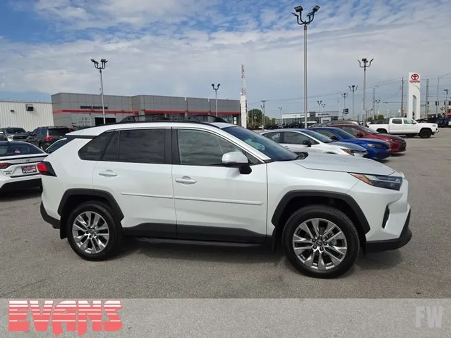 2025 Toyota RAV4 XLE Premium photo 1