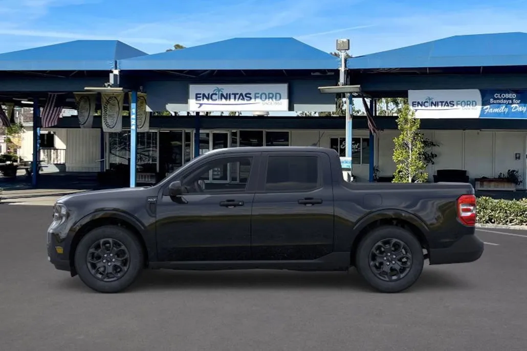 2025 Ford Maverick XLT photo 1