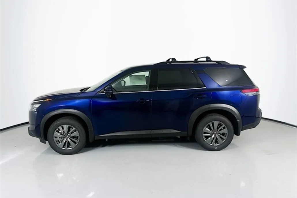 2025 Nissan Pathfinder SV photo 1