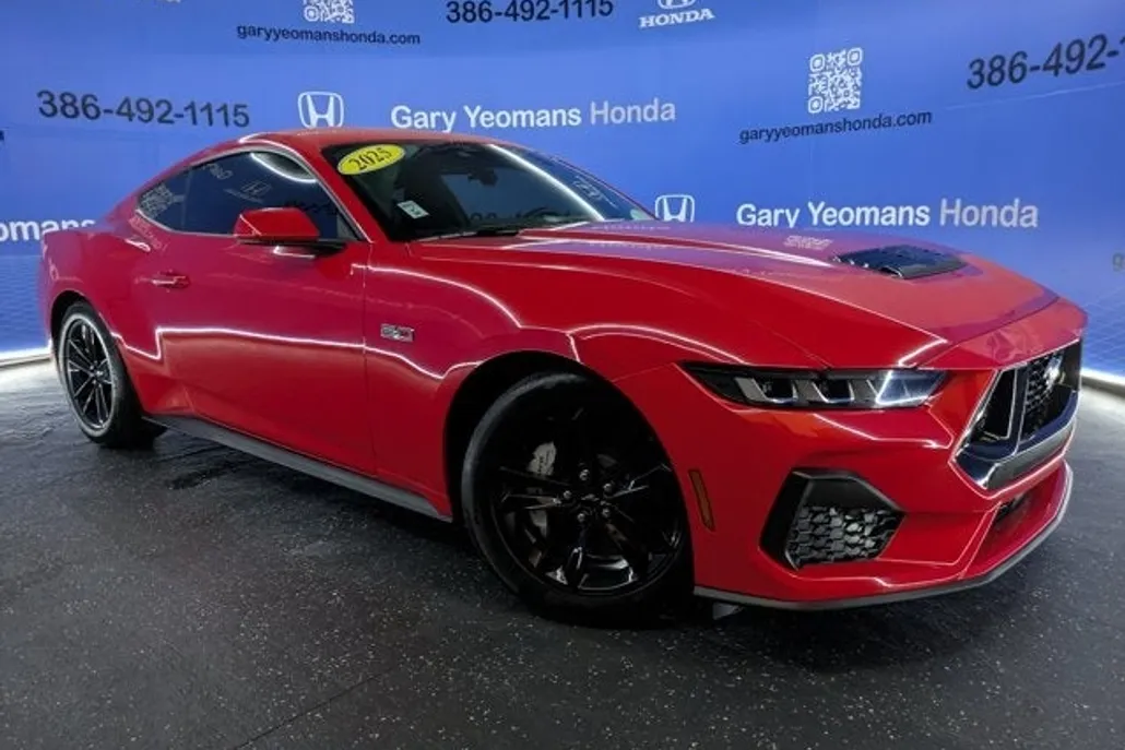 2024 Ford Mustang GT photo 1