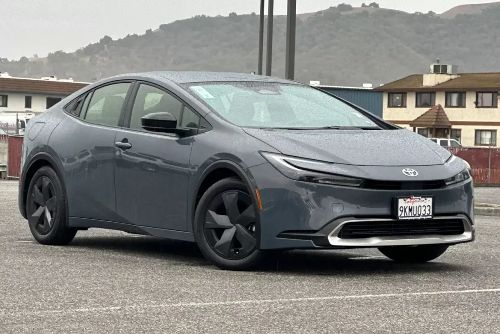 2024 Toyota Prius Prime SE photo 1