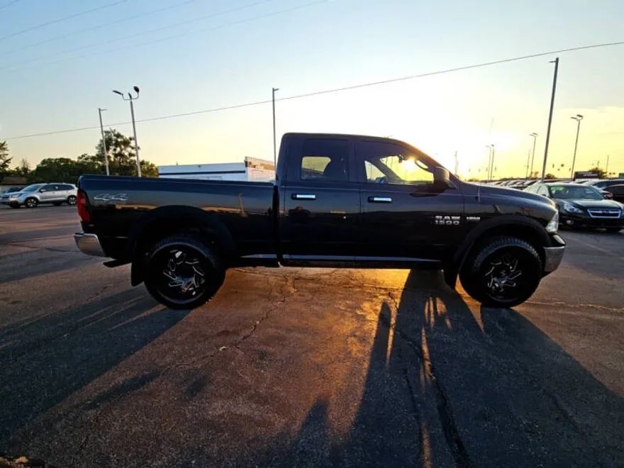2015 Ram 1500 SLT photo 1