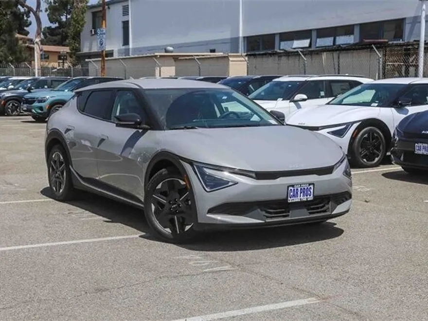 2025 Kia EV6 Light Wind photo 1