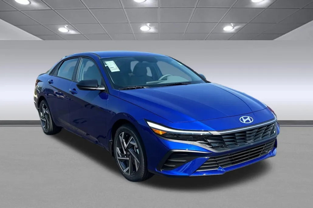 2025 Hyundai Elantra SEL Sport photo 1