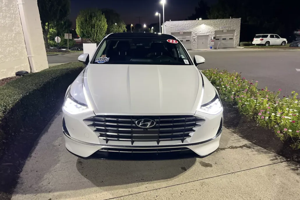2022 Hyundai Sonata Hybrid Limited photo 1