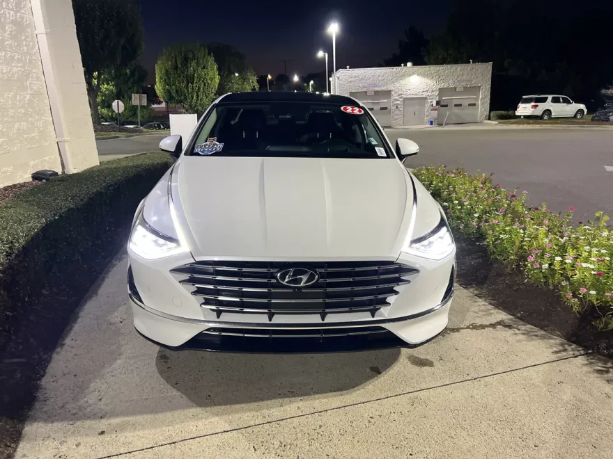 2022 Hyundai Sonata Hybrid Limited photo 1