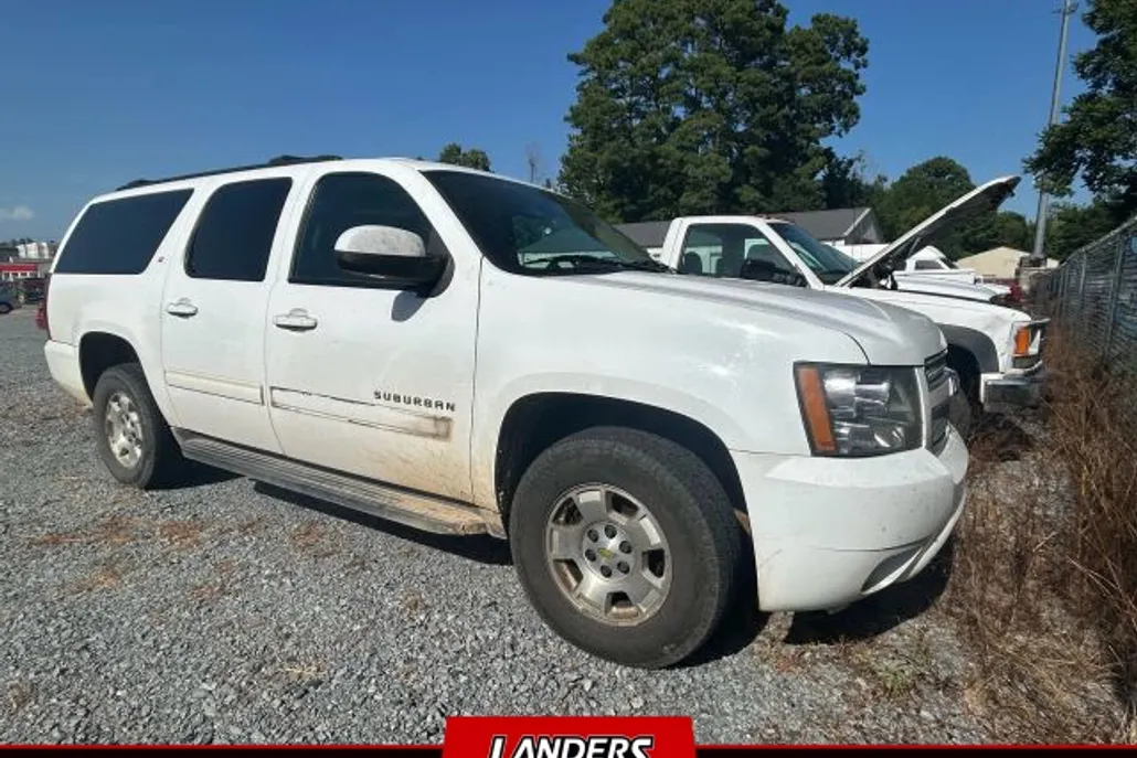 2012 Chevrolet Suburban 1500 LT photo 1