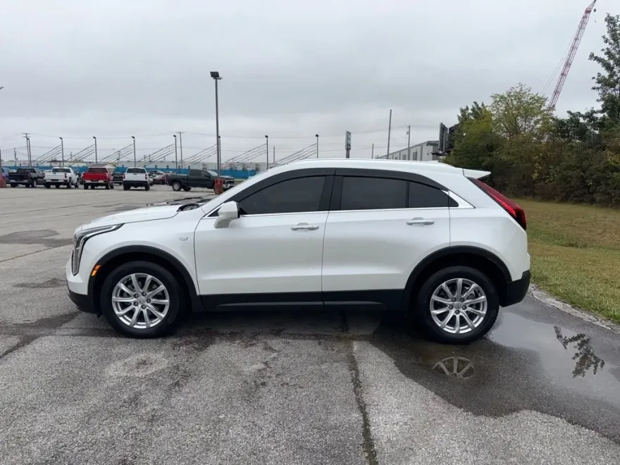 2021 Cadillac XT4 Luxury photo 1