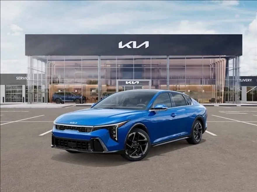 2025 Kia K4 GT-Line photo 1