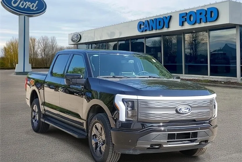 2024 Ford F-150 Lightning Lariat photo 1