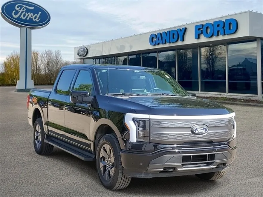 2024 Ford F-150 Lightning Lariat photo 1