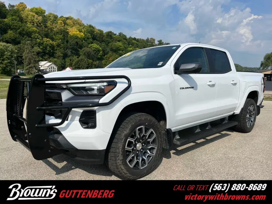 2024 Chevrolet Colorado LT photo 1