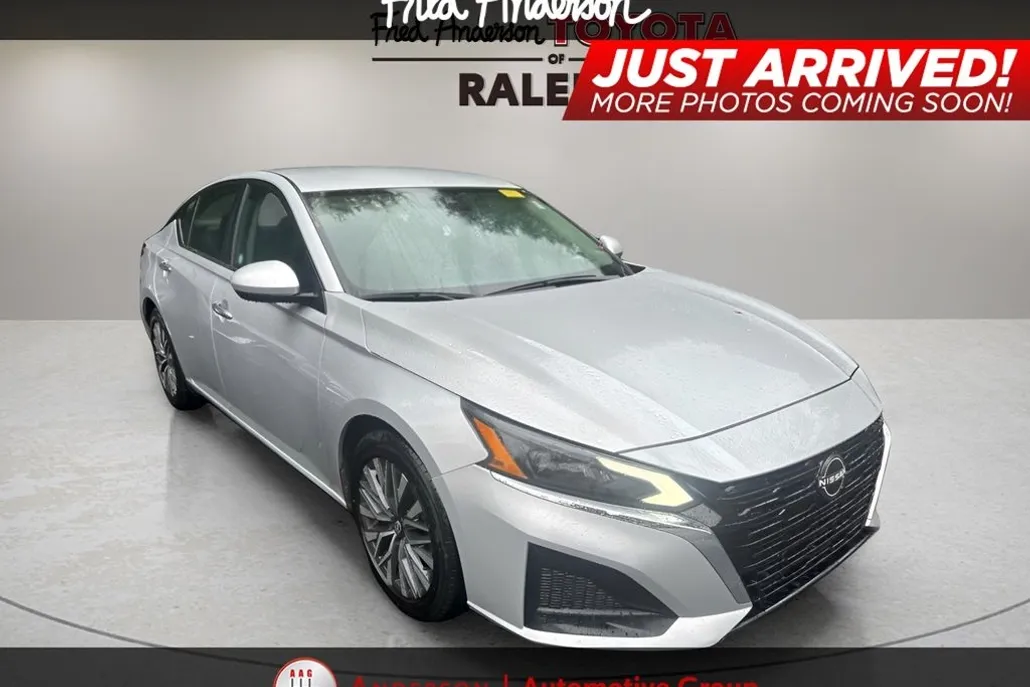 2023 Nissan Altima 2.5 SV photo 1