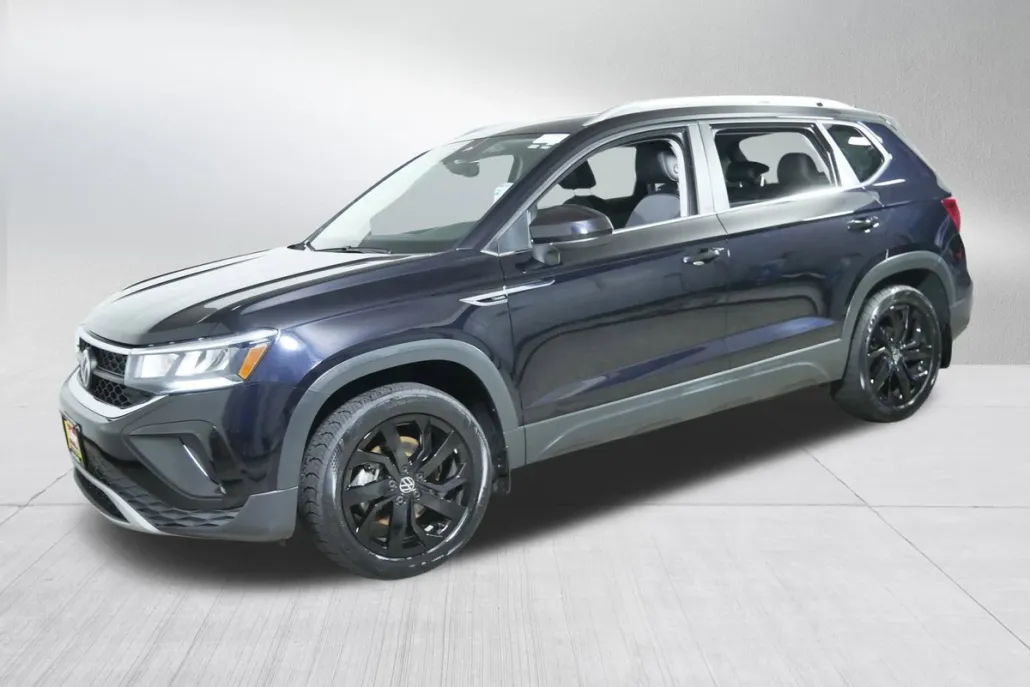 2022 Volkswagen Taos SE photo 1