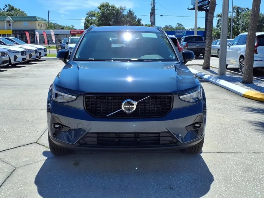 2026 Volvo XC40 Plus photo 1