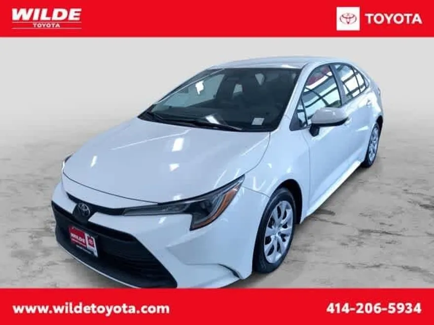 2024 Toyota Corolla LE photo 1