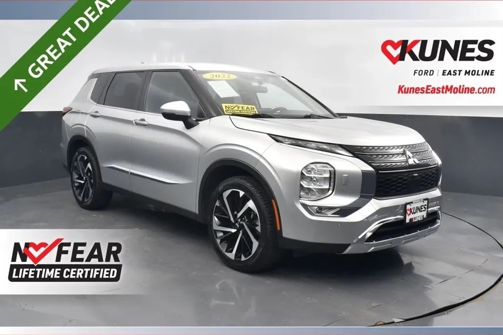 2022 Mitsubishi Outlander SE photo 1