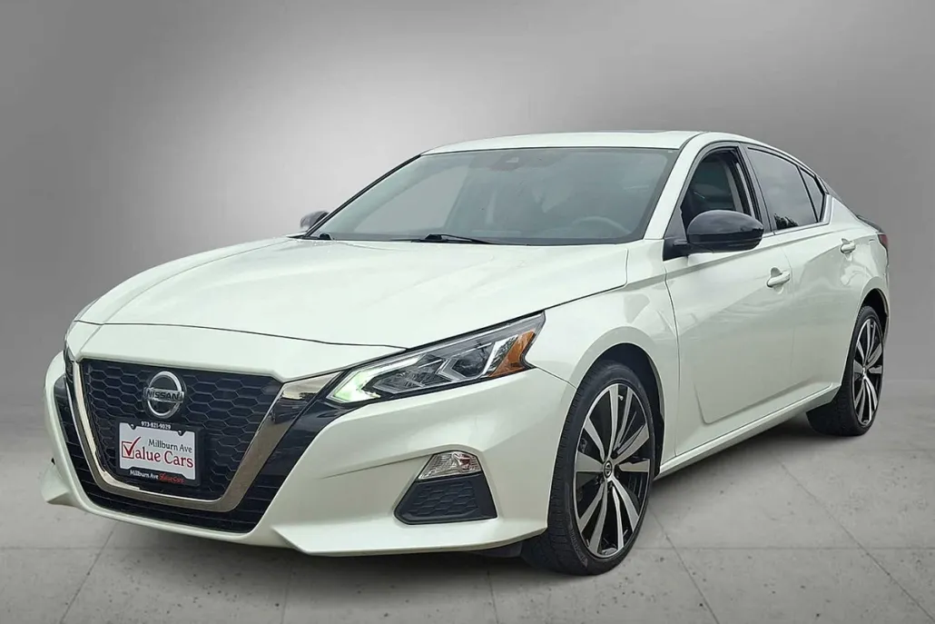 2020 Nissan Altima 2.5 SR photo 1