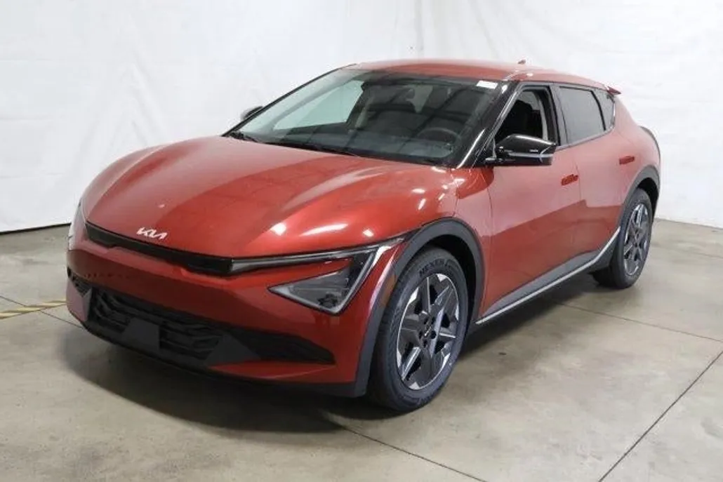 2025 Kia EV6 Light photo 1
