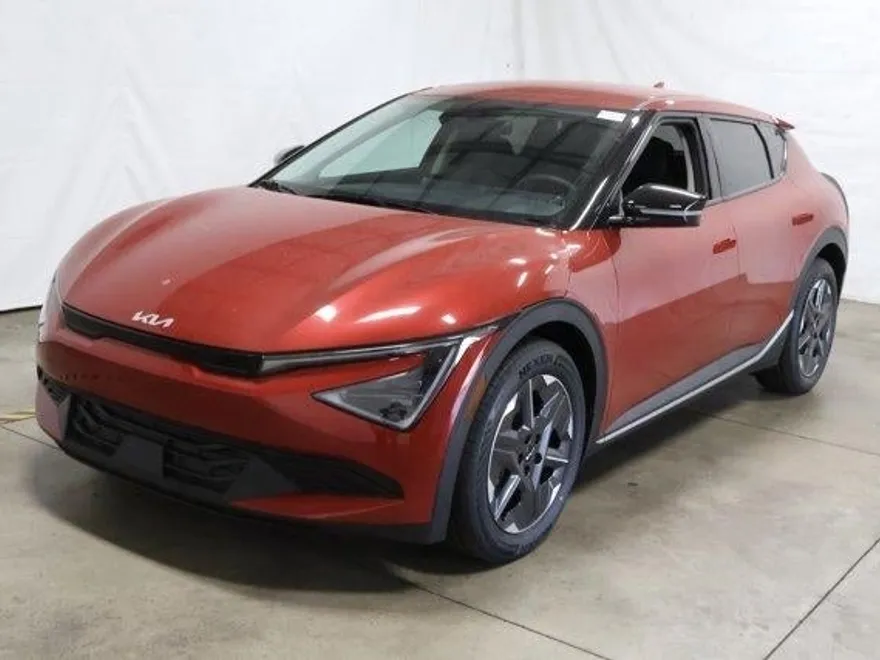 2025 Kia EV6 Light photo 1