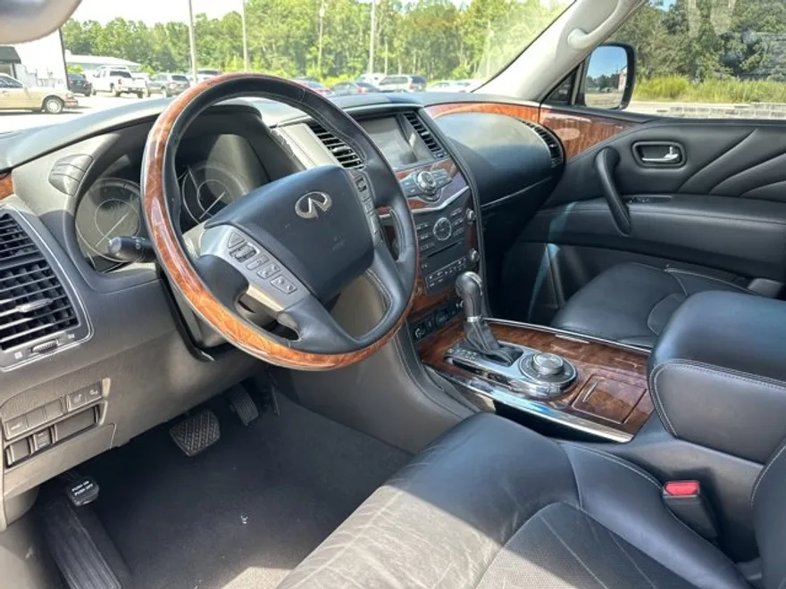 2017 Infiniti QX80 photo 1