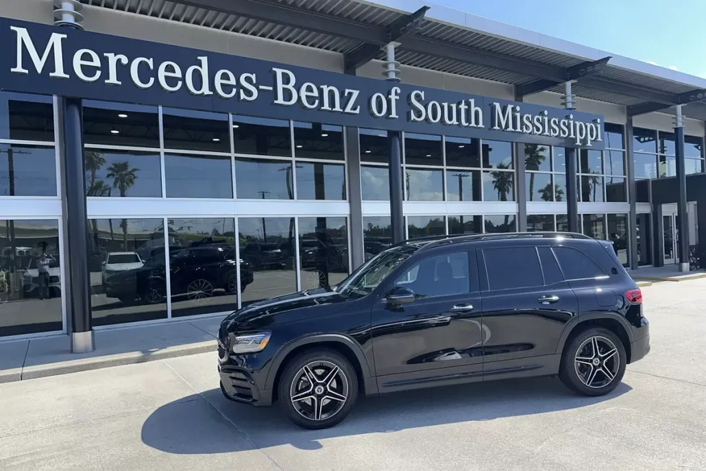 2025 Mercedes Benz GLB 250 photo 1