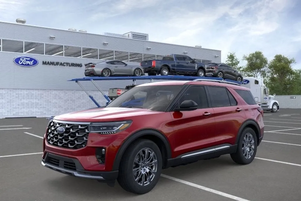 2025 Ford Explorer Platinum photo 1