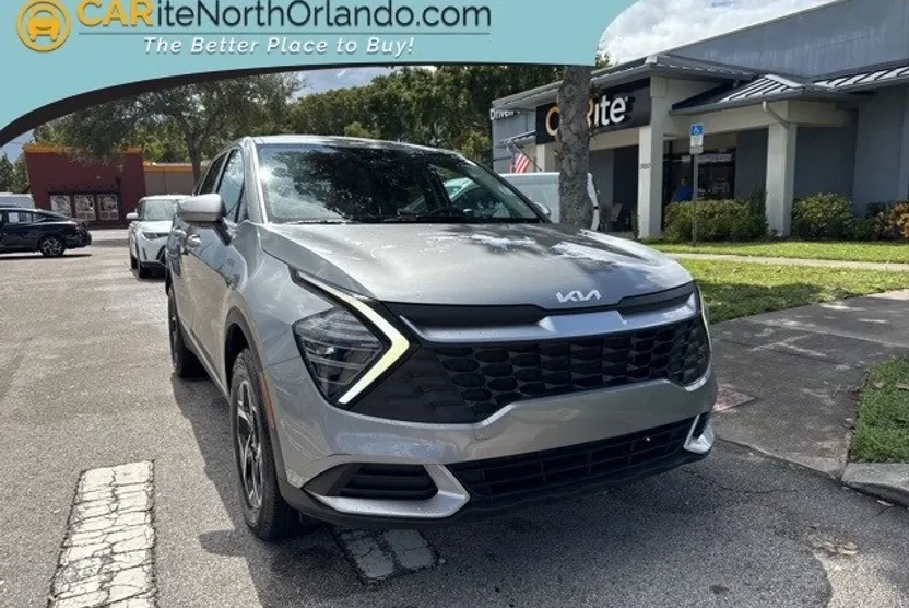 2024 Kia Sportage LX photo 1