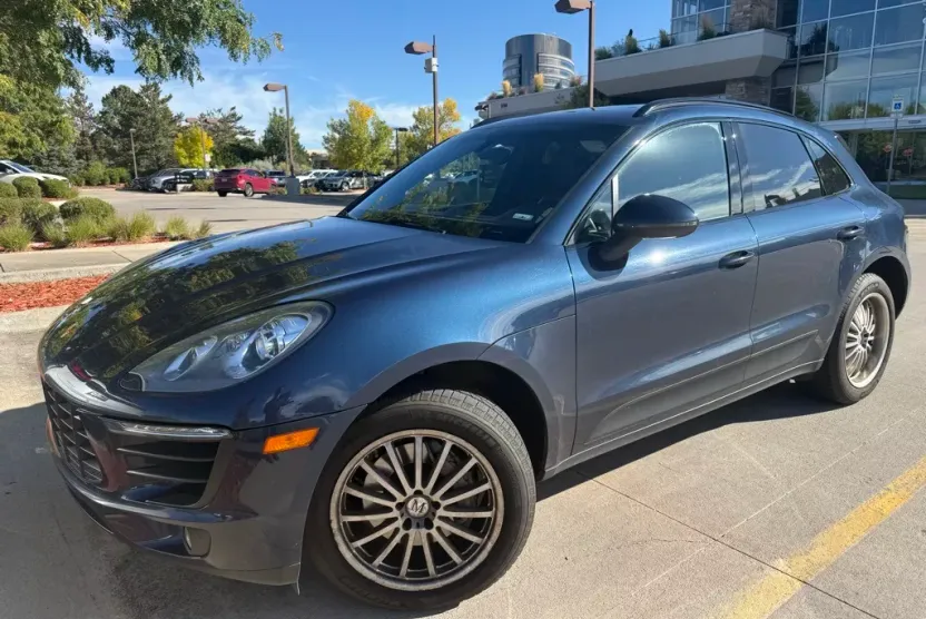 2016 Porsche Macan S photo 1