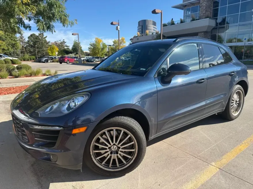 2016 Porsche Macan S photo 1