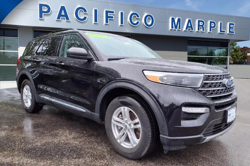 2022 Ford Explorer XLT photo 1